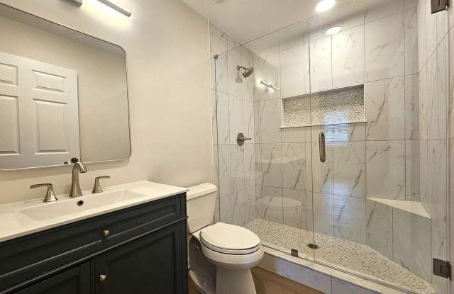 2270 Newport Landing Gallery 3
