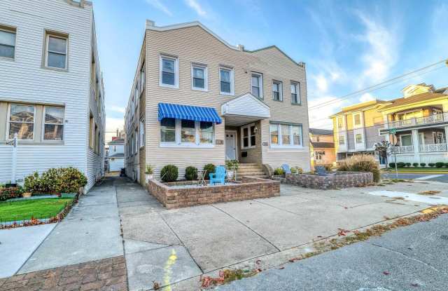 1102 Wesley (WINTER RENTAL) Ave Gallery 1