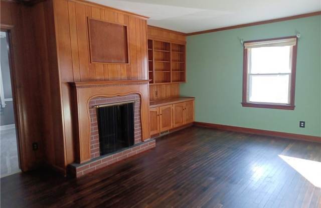 937 Mathews Gallery 2