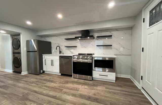 327 WHITTIER Street NW Gallery 1