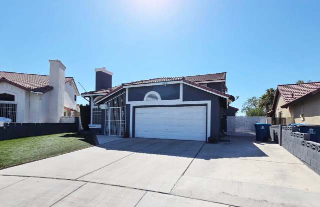 Spacious 4BR Home with Updated Primary Bath Gallery 4