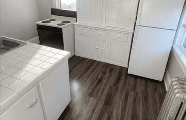 300 Steward Ave - 300 Steward Avenue, Jackson, MI 49201