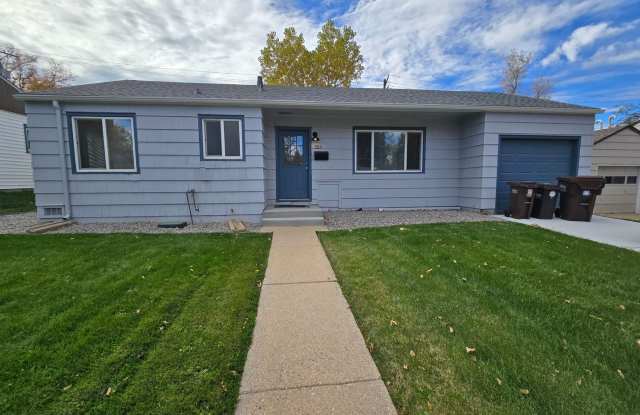 AVAILABLE NOW! Updated 3 Bedroom Ranch in South Boulder! photos photos
