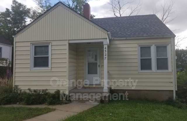 4327 Larimore Ave - 4327 Larimore Avenue, Omaha, NE 68111