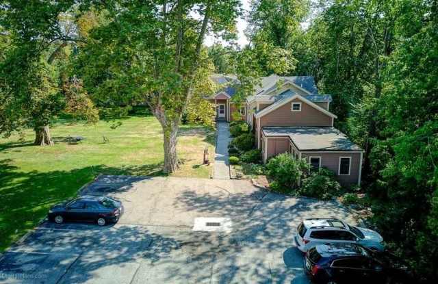97 Narragansett Avenue Gallery 2