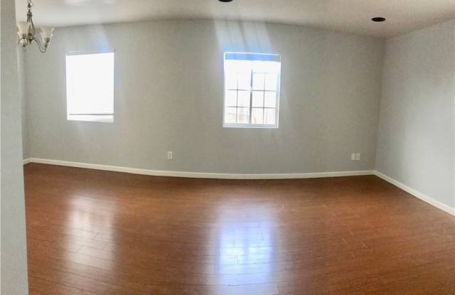 3221 W 190th Street Gallery 3
