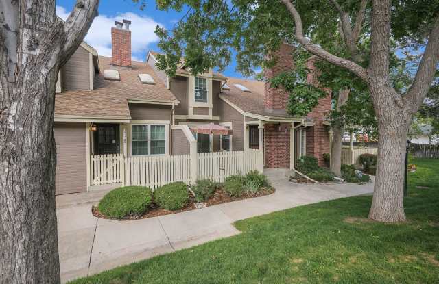 Lovely 2 Bed, 2.5 Bath Townhome with a Loft! photos photos