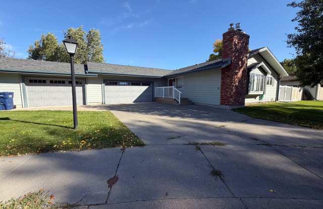 Gorgeous family home in Fox Farm area Gallery 1