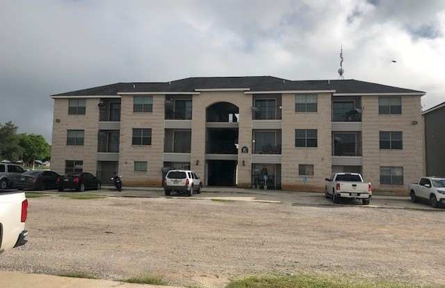 112 Lone Oak Gallery 2