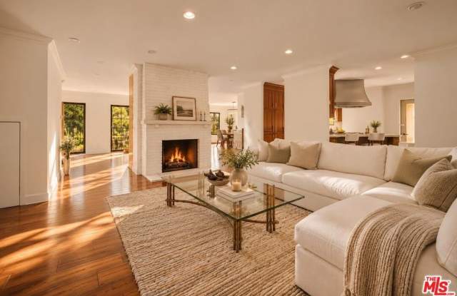 1229 N Wetherly Dr Gallery 3
