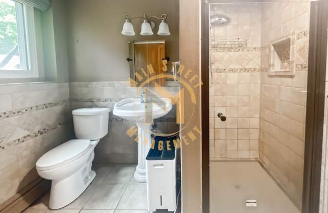 3 Bed 2 Bath Single Family Home Gallery 3