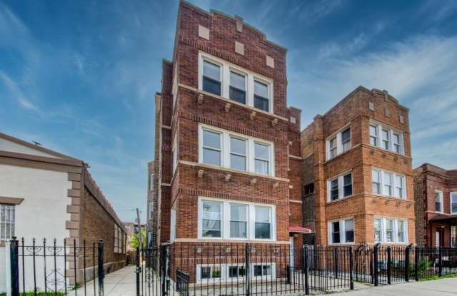1043 N Christiana Ave photos photos