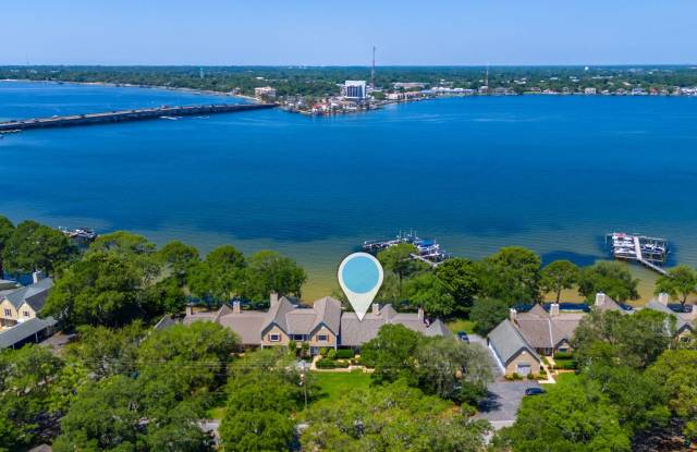 Waterfront Townhouse! Gallery 1