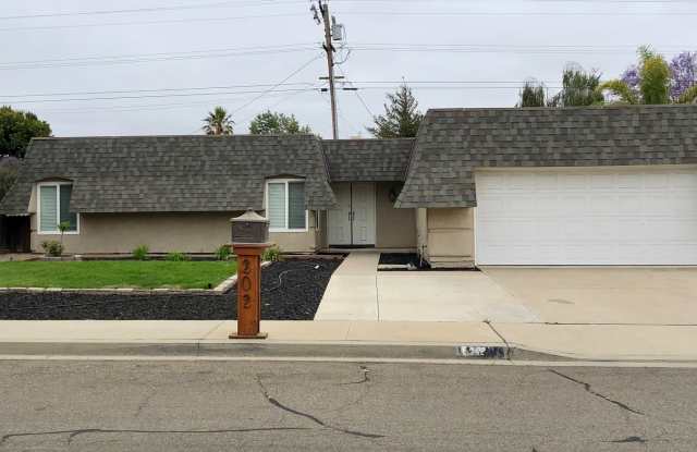 202 Larkspur Dr photos photos