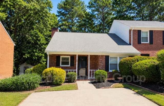 140 Williamsburg Way photos photos