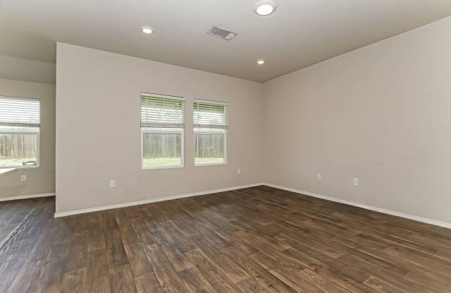 Spacious 3‑Bedroom in Affordable Austin Community photos photos