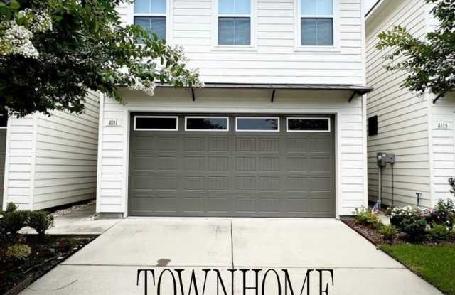 FULLY FURNISHED 3 BEDROOM HOME Gallery 1