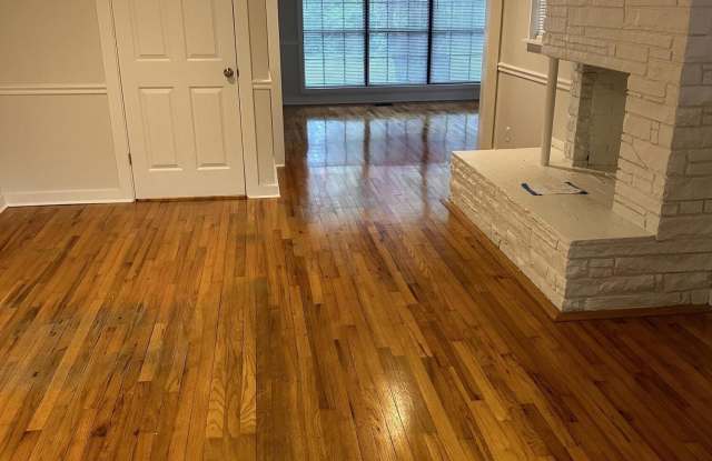1133 W Cherokee Glen Gallery 4