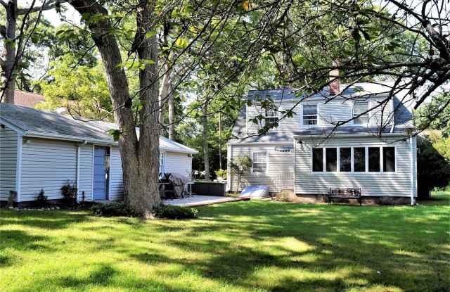 130 Grove Drive Gallery 2