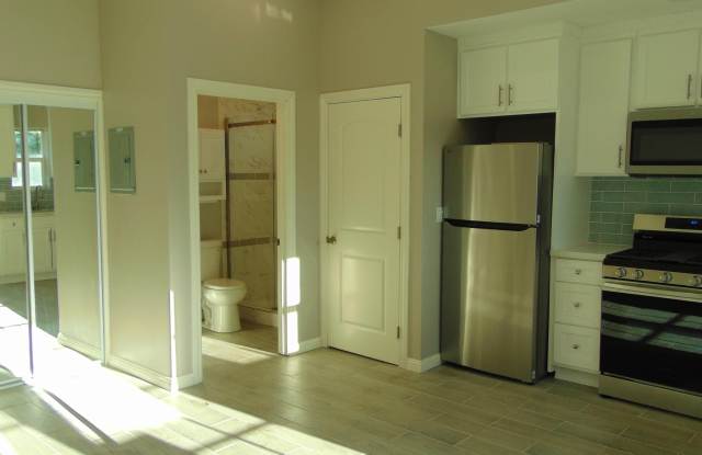 6642 Forbes Avenue Gallery 2