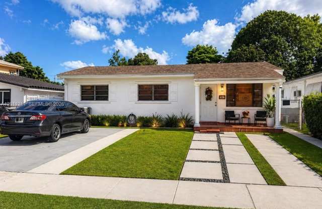 526 E 54th St photos photos