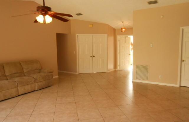 1024 Larch Way Gallery 4