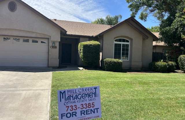 3 Bedroom 2 bathroom home on NE Visalia cul-de-sac photos photos