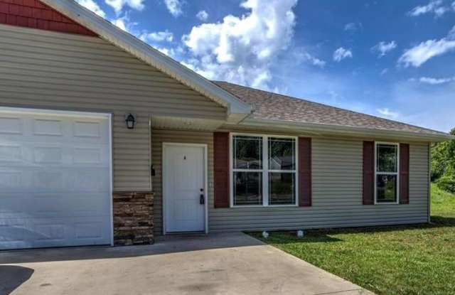 809 Broad Street - B - 809 Broad Street, Warrensburg, MO 64093