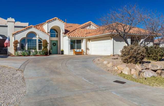 Three Bedroom in Bloomington Hills photos photos