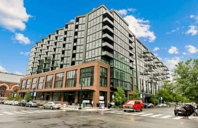 6 Minute Walk to the Metro! 25 Minute Walk from the Capitol! // 1 Bedroom 1 Bathroom Condo // Navy Yard//Amenity Rich! photos photos