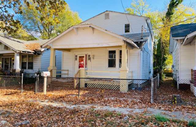 Very Spacious 5bdrm/2bth Bungalow Located in South Richmond w/Privacy Fenced Back Yard!! photos photos