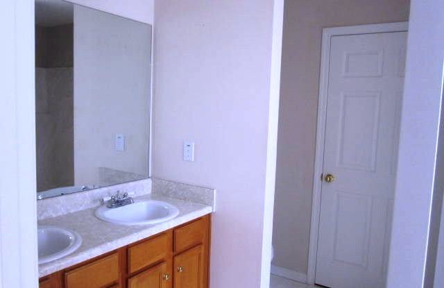 2085 Boatswain Dr. Gallery 2