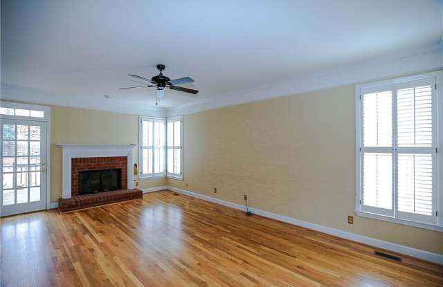 3115 Oak Hampton Way Gallery 2
