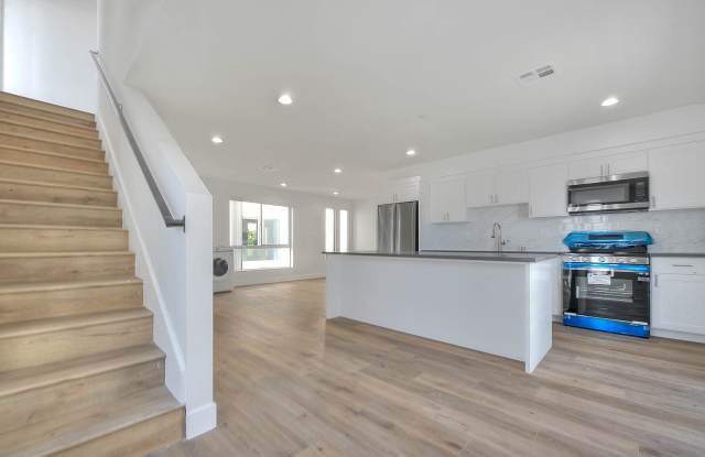 11730 Hamlin St photos photos
