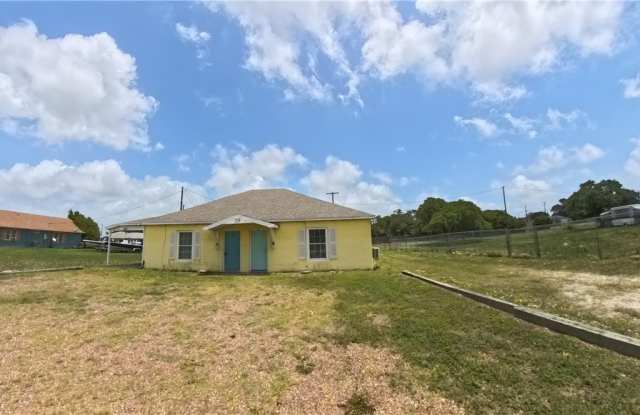 219 7th Street S unit: A photos photos