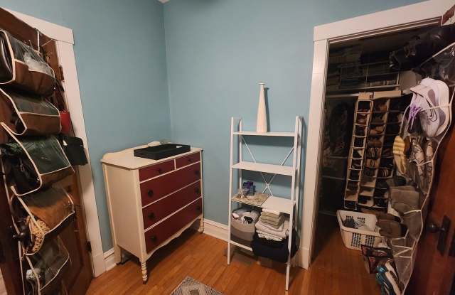 2538 W Gunnison Street Gallery 2