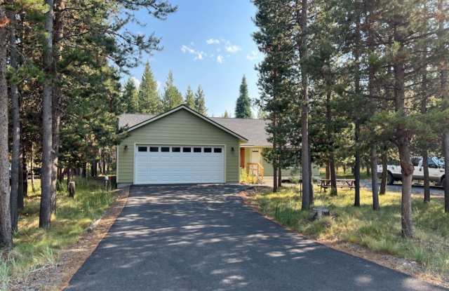 Custom Home Close to Big Deschutes photos photos