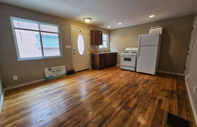 Highlands/Stadium Area Great Sized 1 Bedroom with Beautiful Hardwood Floors, Reserved Parking, Extra Storage, Fenced Yards photos photos