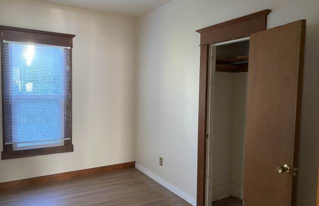 1501 Sturgus Avenue South photos photos