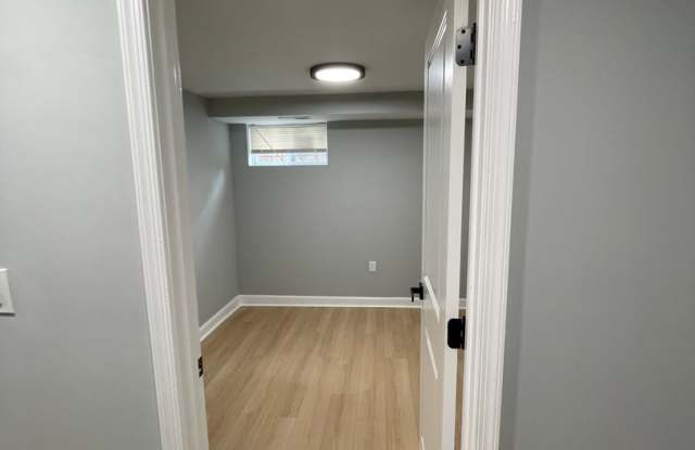 Private Bedroom in Congress Heights! Gallery 3