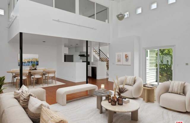 320 4th Ave - 320 4th Avenue, Los Angeles, CA 90291