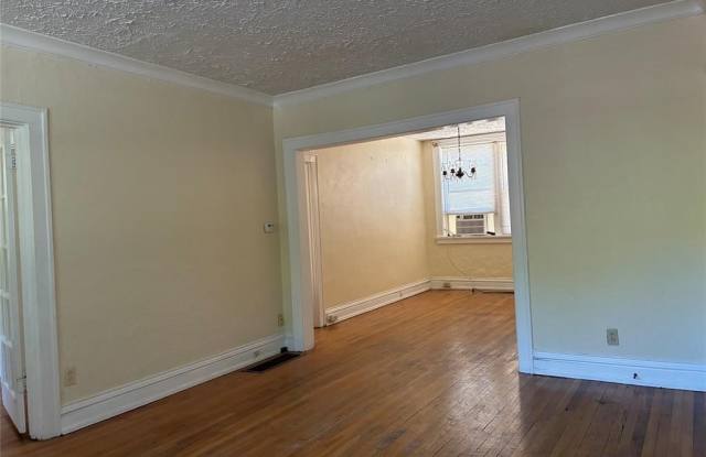 7511 Pershing Avenue Gallery 3