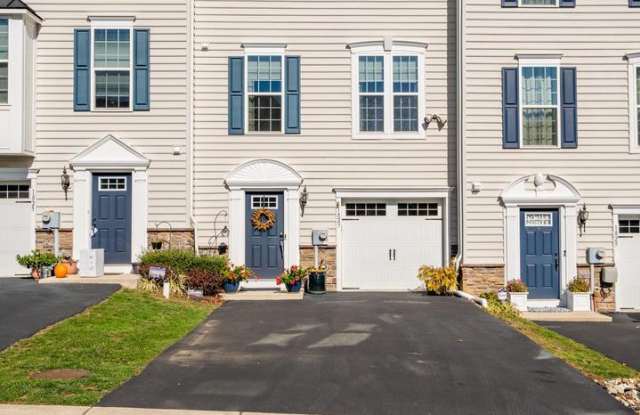 1827 Honeysuckle Ct Gallery 2