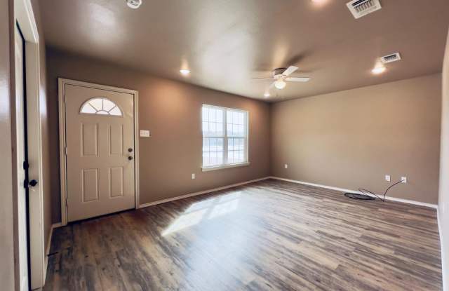 Charming 3-Bedroom, 2-Bathroom Home in Northeast Lubbock Gallery 4
