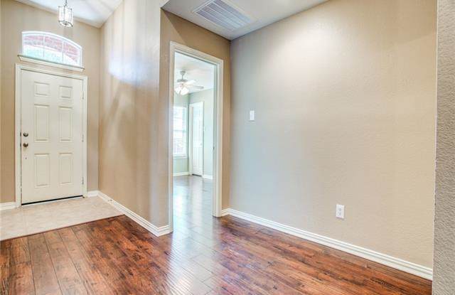 5315 Penny Lane Gallery 2