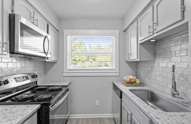 Beautiful Townhouse Near Downtown Clayton photos photos