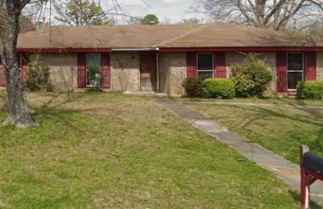 3737 HUNTING CREEK Road - 3737 Hunting Creek Road, Montgomery, AL 36116 3737 HUNTING CREEK Road - 3737 Hunting Creek Road, Montgomery, AL 36116