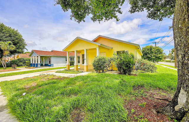 901 10th St. photos photos 901 10th St. photos photos