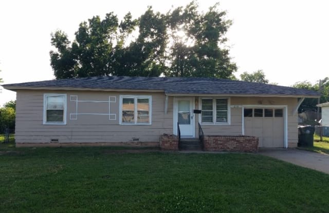 1117 Marydale Ave - 1117 Marydale Avenue, Midwest City, OK 73130