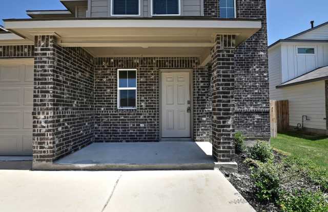 TWO STORY HOME   |  3 BEDROOM  |  2.5 BATH  |  LOFT  |  WHISPER FALLS Gallery 4